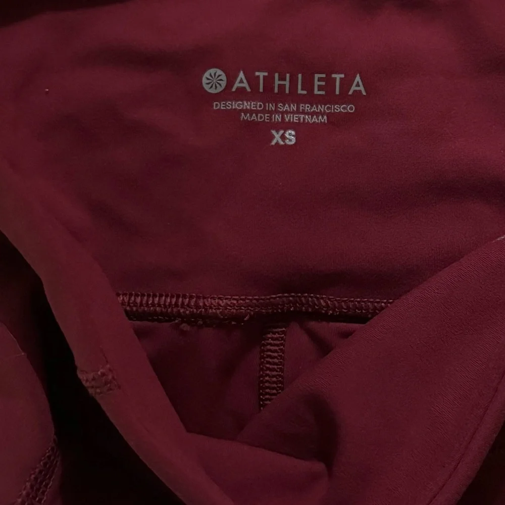 Athlete Salutation Stash Capri Leggings-Dark Wine/Burgundy - Picture 4 of 4
